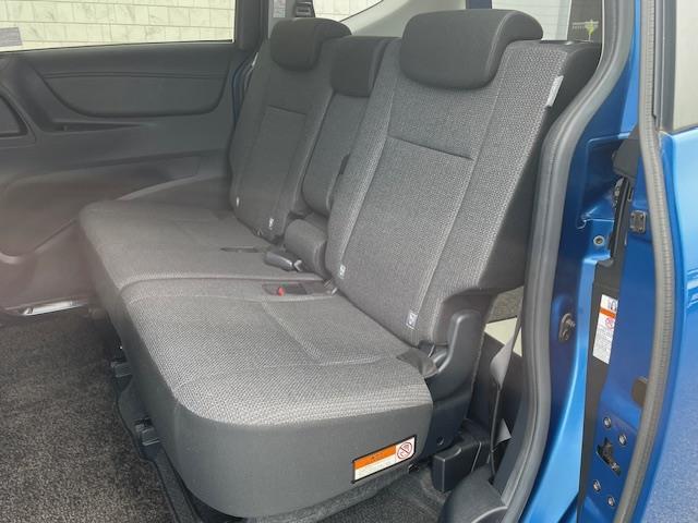 シエンタ ファンベースX 純正ナビ 衝突軽減システム バックカメラ 片側パワースライドドア ドライブレコーダー コーナーセンサー前後 アイドリングストップ 電動格納ミラー 横滑り防止装置 リモコンキー 社外フロアマット(26枚目)