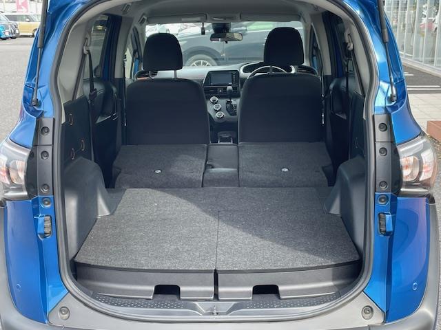 シエンタ ファンベースX 純正ナビ 衝突軽減システム バックカメラ 片側パワースライドドア ドライブレコーダー コーナーセンサー前後 アイドリングストップ 電動格納ミラー 横滑り防止装置 リモコンキー 社外フロアマット(29枚目)