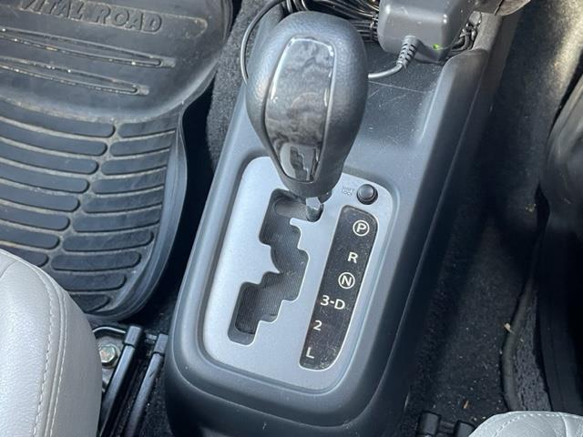 ジムニー ランドベンチャー ナビ ルーフレール ETC シートヒーター ドライブレコーダー 純正アルミホイール スペアキー スペアタイヤ リモコンキー ASSURAレーダー探知機 ハーフレザーシート 4WD パワーウィンドウ(7枚目)