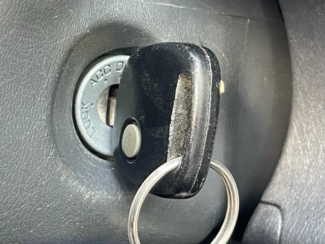 ジムニー ランドベンチャー ナビ ルーフレール ETC シートヒーター ドライブレコーダー 純正アルミホイール スペアキー スペアタイヤ リモコンキー ASSURAレーダー探知機 ハーフレザーシート 4WD パワーウィンドウ(8枚目)