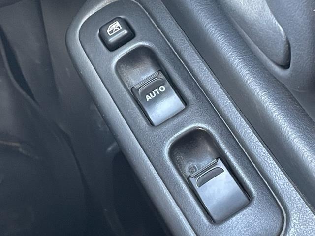 ジムニー ランドベンチャー ナビ ルーフレール ETC シートヒーター ドライブレコーダー 純正アルミホイール スペアキー スペアタイヤ リモコンキー ASSURAレーダー探知機 ハーフレザーシート 4WD パワーウィンドウ(11枚目)