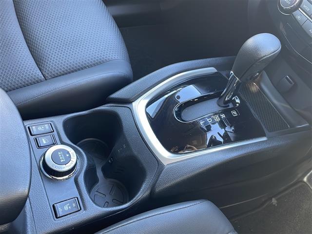 エクストレイル ２０Ｘ　ＨＶエクストリーマＸエマジェンシーブレーキＰ　純正ナビ　衝突軽減システム　バックカメラ　コーナーセンサー前後　ルーフレール　ＬＥＤヘッドライト　スマートキー　シートヒーター　ＥＴＣ　ダウンヒルアシストコントロール　４ＷＤ　スペアキー（9枚目）