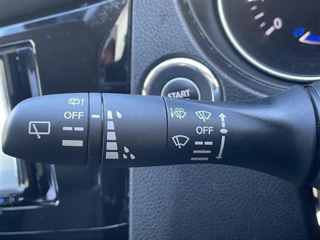 エクストレイル ２０Ｘ　ＨＶエクストリーマＸエマジェンシーブレーキＰ　純正ナビ　衝突軽減システム　バックカメラ　コーナーセンサー前後　ルーフレール　ＬＥＤヘッドライト　スマートキー　シートヒーター　ＥＴＣ　ダウンヒルアシストコントロール　４ＷＤ　スペアキー（18枚目）