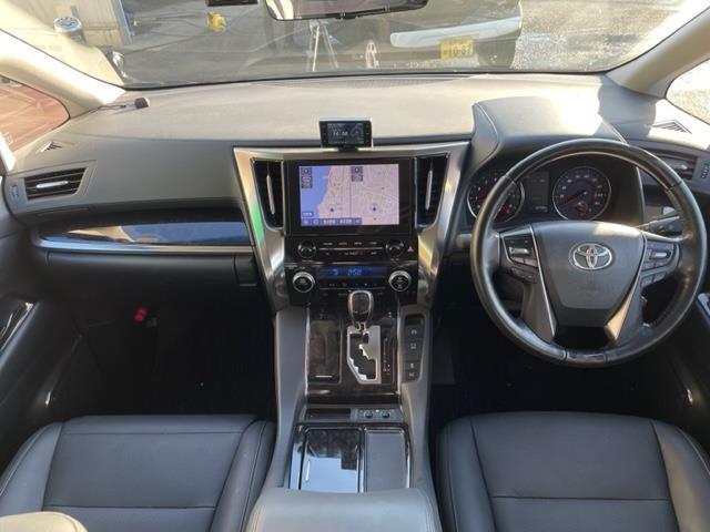 アルファード ２．５Ｓ　Ｃパッケージ　純正ナビ　衝突軽減システム　両側パワースライドドア　バックカメラ　ＥＴＣ２．０　ブラインドスポットモニター　ＬＥＤヘッドライト　クルーズコントロール　全席パワーシート　ドライブレコーダー　エアシート（2枚目）