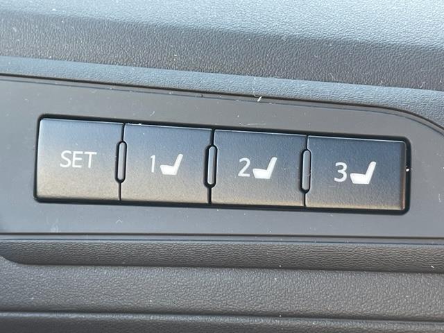 アルファード ２．５Ｓ　Ｃパッケージ　純正ナビ　衝突軽減システム　両側パワースライドドア　バックカメラ　ＥＴＣ２．０　ブラインドスポットモニター　ＬＥＤヘッドライト　クルーズコントロール　全席パワーシート　ドライブレコーダー　エアシート（11枚目）