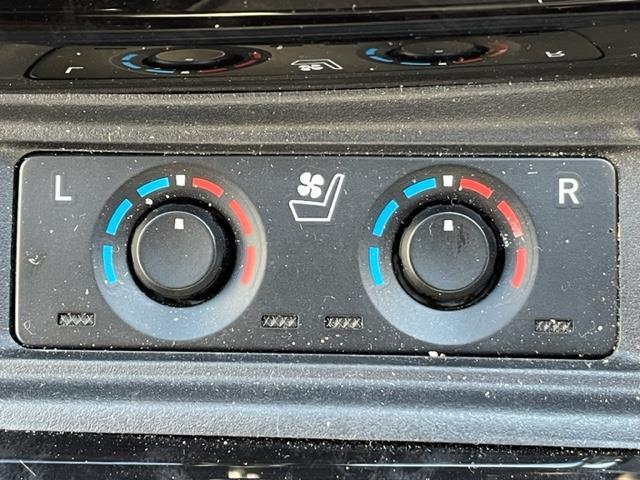 アルファード ２．５Ｓ　Ｃパッケージ　純正ナビ　衝突軽減システム　両側パワースライドドア　バックカメラ　ＥＴＣ２．０　ブラインドスポットモニター　ＬＥＤヘッドライト　クルーズコントロール　全席パワーシート　ドライブレコーダー　エアシート（13枚目）