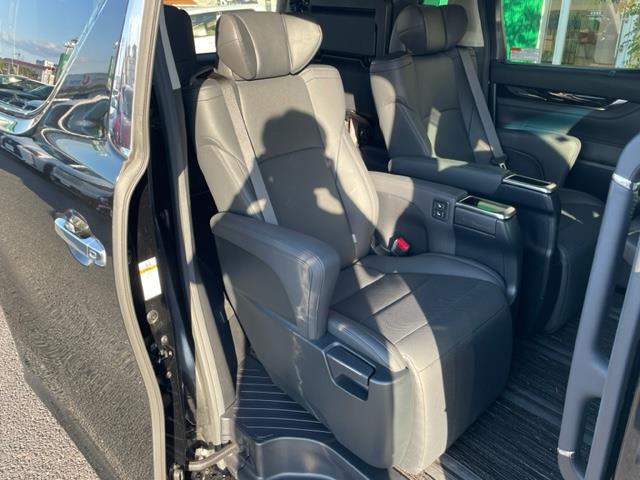 アルファード ２．５Ｓ　Ｃパッケージ　純正ナビ　衝突軽減システム　両側パワースライドドア　バックカメラ　ＥＴＣ２．０　ブラインドスポットモニター　ＬＥＤヘッドライト　クルーズコントロール　全席パワーシート　ドライブレコーダー　エアシート（27枚目）