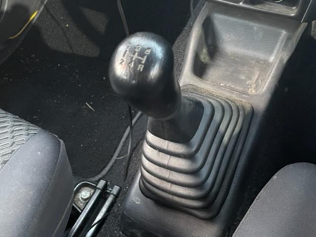 ジムニー ＸＧ　カロッツェリアオーディオ　ＥＴＣ　背面タイヤ　リモコンキー　４ＷＤ　ＩＳＯＦＩＸ　パワーウィンドウ　パワーステアリング　純正フロアマット　スペアキー（10枚目）