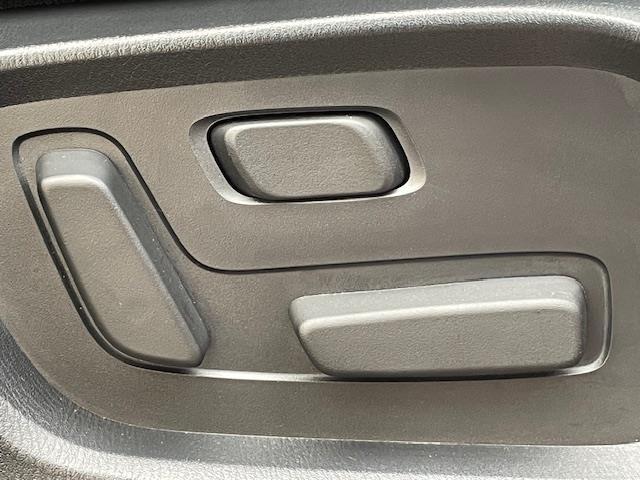 店頭在庫以外にも全国約４万台※の在庫から、ぴったりな１台をご提案します！※２０２３年１０月現在の在庫台数です。売約済の可能性があります。