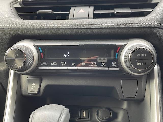 ＲＡＶ４ ハイブリッドＸ　純正ナビ　衝突軽減システム　バックカメラ　コーナーセンサー前後　ブラインドスポットモニター　ＬＥＤヘッドライト　純正アルミホイール　ＥＴＣ　プッシュスタート　オートマチックハイビーム　レーンキープ（7枚目）