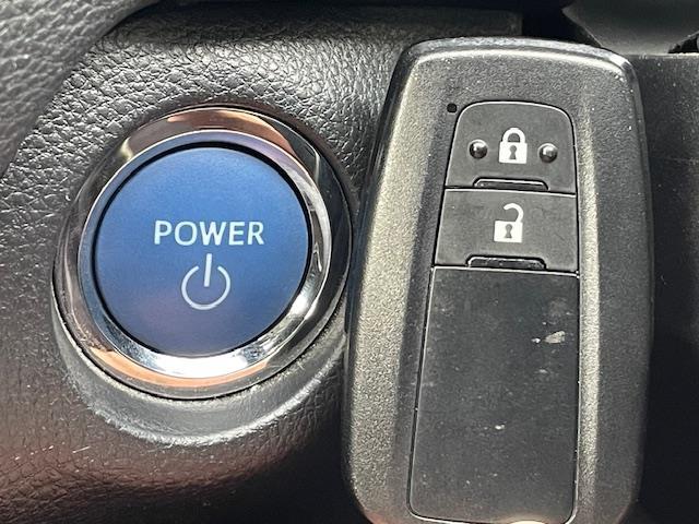 ＲＡＶ４ ハイブリッドＸ　純正ナビ　衝突軽減システム　バックカメラ　コーナーセンサー前後　ブラインドスポットモニター　ＬＥＤヘッドライト　純正アルミホイール　ＥＴＣ　プッシュスタート　オートマチックハイビーム　レーンキープ（9枚目）