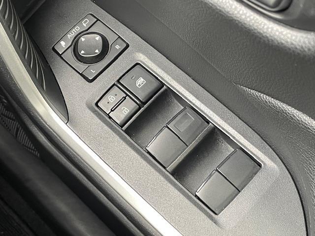 ＲＡＶ４ ハイブリッドＸ　純正ナビ　衝突軽減システム　バックカメラ　コーナーセンサー前後　ブラインドスポットモニター　ＬＥＤヘッドライト　純正アルミホイール　ＥＴＣ　プッシュスタート　オートマチックハイビーム　レーンキープ（14枚目）