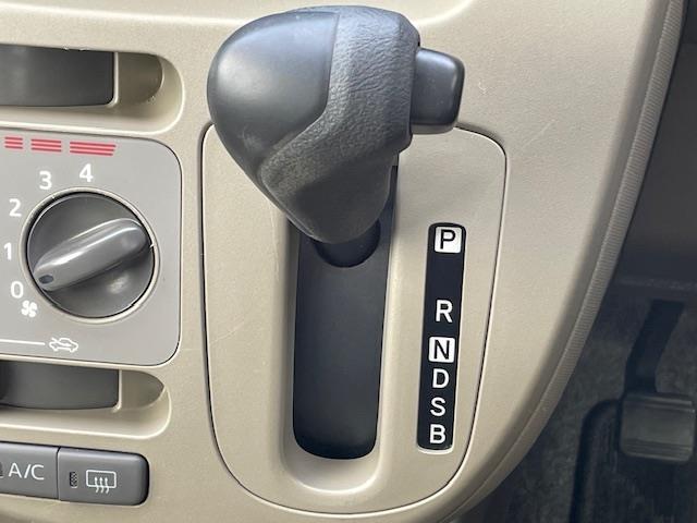 ムーヴ Ｌ　スマートセレクションＳＡ　ナビ　電動格納ミラー　アイドリングストップ　ＳＩＢＩＬＬＡアルミホイール　パワーウィンドウ　パワーウィンドウ　社外フロアマット　横滑り防止装置　エアバックＷ（12枚目）