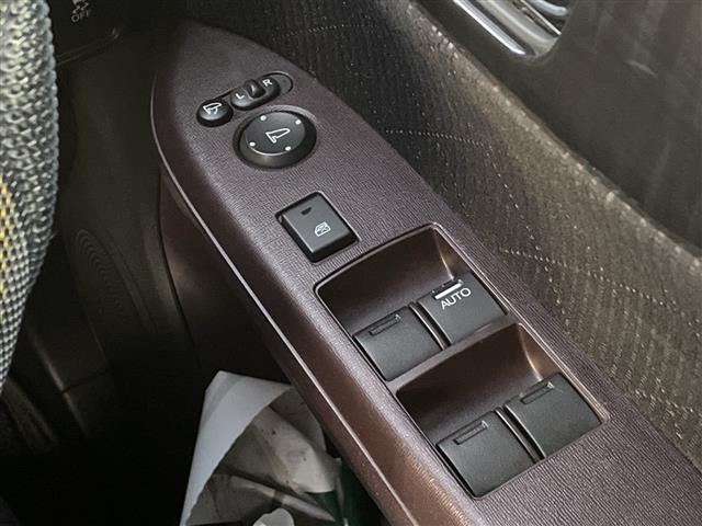 N-ONE プレミアム・Lパッケージ 社外ナビ バックカメラ ドライブレコーダー ETC アイドリングストップ 電動格納ミラー プッシュスタート 純正14インチアルミホイール 純正フロアマット 横滑り防止装置 盗難防止装置 冬タイヤ付き(13枚目)