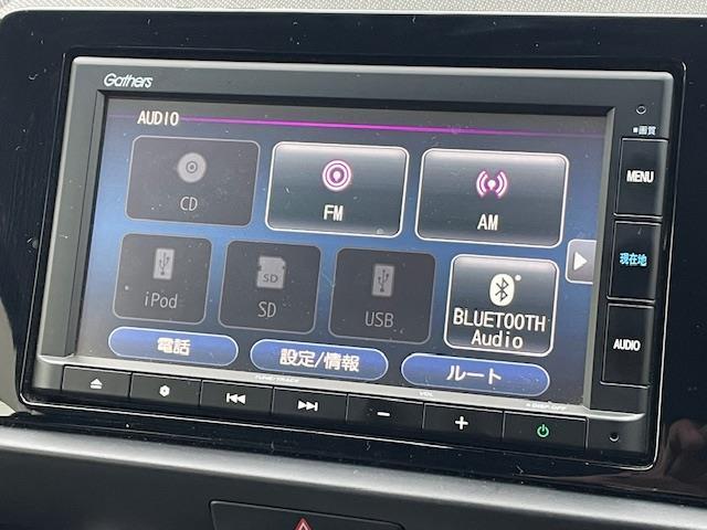 フィット ｅ：ＨＥＶクロスター　純正ナビ　衝突軽減システム　バックカメラ　コーナーセンサー前後　レーダークルーズコントロール　ドライブレコーダー前後　電動格納ミラー　アイドリングストップ　置くだけ充電器　オートライト　ＥＴＣ（5枚目）