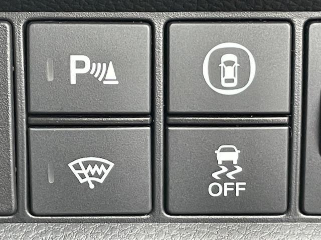 フィット ｅ：ＨＥＶクロスター　純正ナビ　衝突軽減システム　バックカメラ　コーナーセンサー前後　レーダークルーズコントロール　ドライブレコーダー前後　電動格納ミラー　アイドリングストップ　置くだけ充電器　オートライト　ＥＴＣ（8枚目）