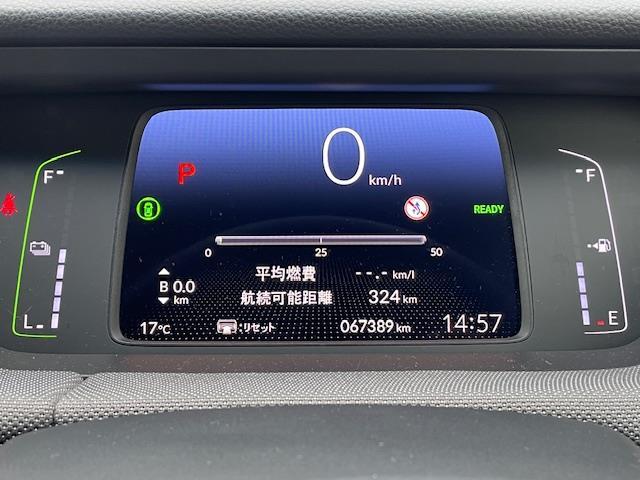 フィット ｅ：ＨＥＶクロスター　純正ナビ　衝突軽減システム　バックカメラ　コーナーセンサー前後　レーダークルーズコントロール　ドライブレコーダー前後　電動格納ミラー　アイドリングストップ　置くだけ充電器　オートライト　ＥＴＣ（10枚目）