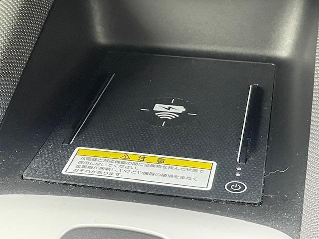 フィット ｅ：ＨＥＶクロスター　純正ナビ　衝突軽減システム　バックカメラ　コーナーセンサー前後　レーダークルーズコントロール　ドライブレコーダー前後　電動格納ミラー　アイドリングストップ　置くだけ充電器　オートライト　ＥＴＣ（19枚目）