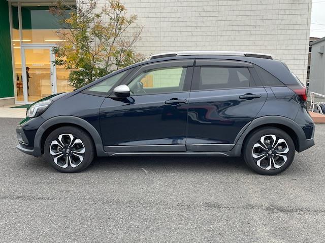 フィット ｅ：ＨＥＶクロスター　純正ナビ　衝突軽減システム　バックカメラ　コーナーセンサー前後　レーダークルーズコントロール　ドライブレコーダー前後　電動格納ミラー　アイドリングストップ　置くだけ充電器　オートライト　ＥＴＣ（36枚目）