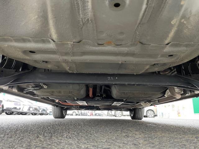 フィット ｅ：ＨＥＶクロスター　純正ナビ　衝突軽減システム　バックカメラ　コーナーセンサー前後　レーダークルーズコントロール　ドライブレコーダー前後　電動格納ミラー　アイドリングストップ　置くだけ充電器　オートライト　ＥＴＣ（43枚目）