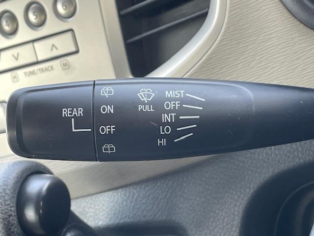 ワゴンＲ ＦＸ　１４インチｗａｒｅｎアルミホイール　純正アルミホイール付サマータイヤ４本　オーディオ　ＣＤチェンジャー　ＥＴＣ　アイドリングストップ　オートエアコン　パワーウィンドウ　純正フロアマット（8枚目）