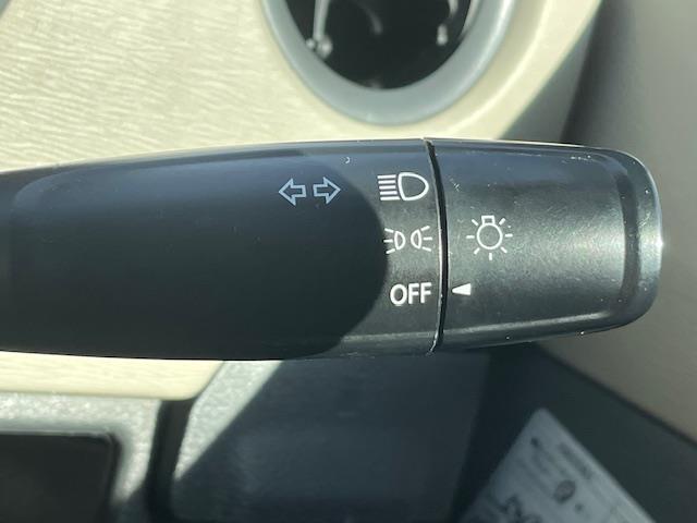 ワゴンＲ ＦＸ　１４インチｗａｒｅｎアルミホイール　純正アルミホイール付サマータイヤ４本　オーディオ　ＣＤチェンジャー　ＥＴＣ　アイドリングストップ　オートエアコン　パワーウィンドウ　純正フロアマット（9枚目）