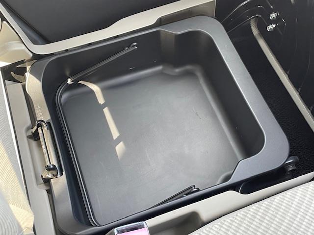 ワゴンＲ ＦＸ　１４インチｗａｒｅｎアルミホイール　純正アルミホイール付サマータイヤ４本　オーディオ　ＣＤチェンジャー　ＥＴＣ　アイドリングストップ　オートエアコン　パワーウィンドウ　純正フロアマット（15枚目）