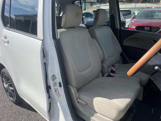 ワゴンＲ ＦＸ　１４インチｗａｒｅｎアルミホイール　純正アルミホイール付サマータイヤ４本　オーディオ　ＣＤチェンジャー　ＥＴＣ　アイドリングストップ　オートエアコン　パワーウィンドウ　純正フロアマット（21枚目）