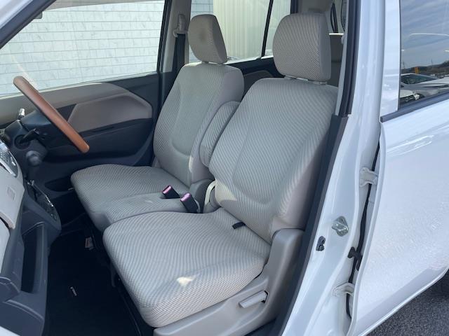 ワゴンＲ ＦＸ　１４インチｗａｒｅｎアルミホイール　純正アルミホイール付サマータイヤ４本　オーディオ　ＣＤチェンジャー　ＥＴＣ　アイドリングストップ　オートエアコン　パワーウィンドウ　純正フロアマット（22枚目）