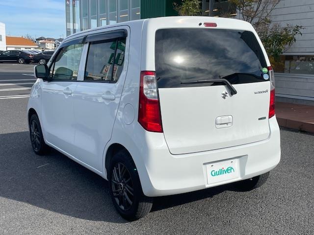 ワゴンＲ ＦＸ　１４インチｗａｒｅｎアルミホイール　純正アルミホイール付サマータイヤ４本　オーディオ　ＣＤチェンジャー　ＥＴＣ　アイドリングストップ　オートエアコン　パワーウィンドウ　純正フロアマット（32枚目）