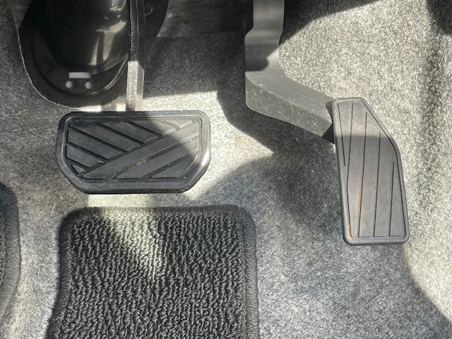 ワゴンＲ ＦＸ　１４インチｗａｒｅｎアルミホイール　純正アルミホイール付サマータイヤ４本　オーディオ　ＣＤチェンジャー　ＥＴＣ　アイドリングストップ　オートエアコン　パワーウィンドウ　純正フロアマット（40枚目）