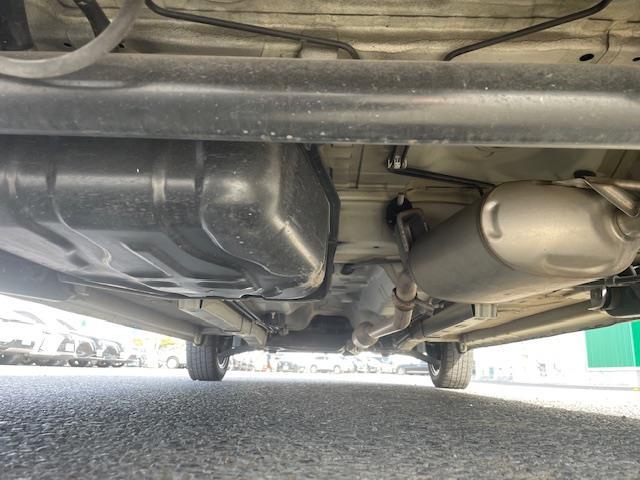 ワゴンＲ ＦＸ　１４インチｗａｒｅｎアルミホイール　純正アルミホイール付サマータイヤ４本　オーディオ　ＣＤチェンジャー　ＥＴＣ　アイドリングストップ　オートエアコン　パワーウィンドウ　純正フロアマット（43枚目）