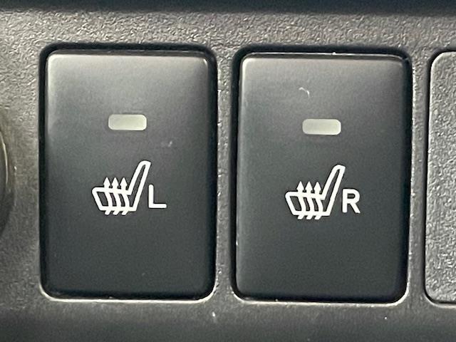 ルーミー カスタムＧ　Ｓ　純正ナビ　衝突軽減システム　フリップダウンモニター　両側パワースライドドア　バックカメラ　コーナーセンサー　ＬＥＤヘッドライト　モデリスタエアロ　シートヒーター　ドライブレコーダー　　ＥＴＣ（17枚目）