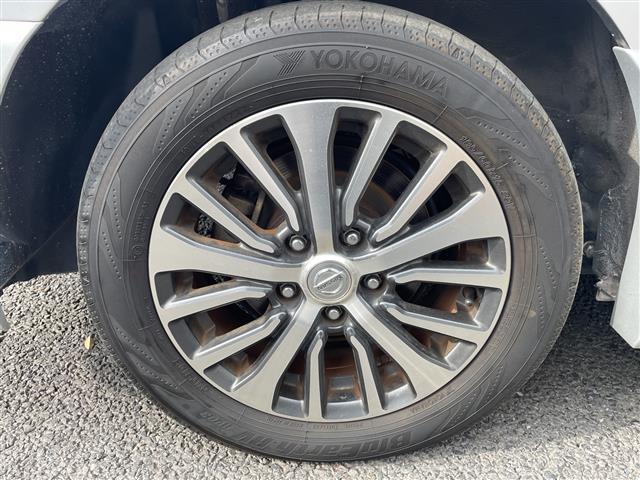 セレナ ハイウェイスター　Ｖセレ＋セーフティＩＩ　ＳＨＶ　純正ナビ　両側パワースライドドア　アラウンドビューモニター　衝突軽減システム　フリップダウンモニター　コーナーセンサー前後　クルーズコントロール　ドライブレコーダー　純正アルミホイール　ＥＴＣ（8枚目）