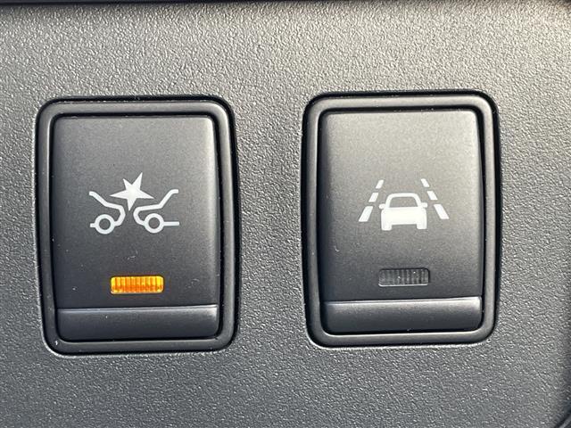 セレナ ハイウェイスター　Ｖセレ＋セーフティＩＩ　ＳＨＶ　純正ナビ　両側パワースライドドア　アラウンドビューモニター　衝突軽減システム　フリップダウンモニター　コーナーセンサー前後　クルーズコントロール　ドライブレコーダー　純正アルミホイール　ＥＴＣ（26枚目）