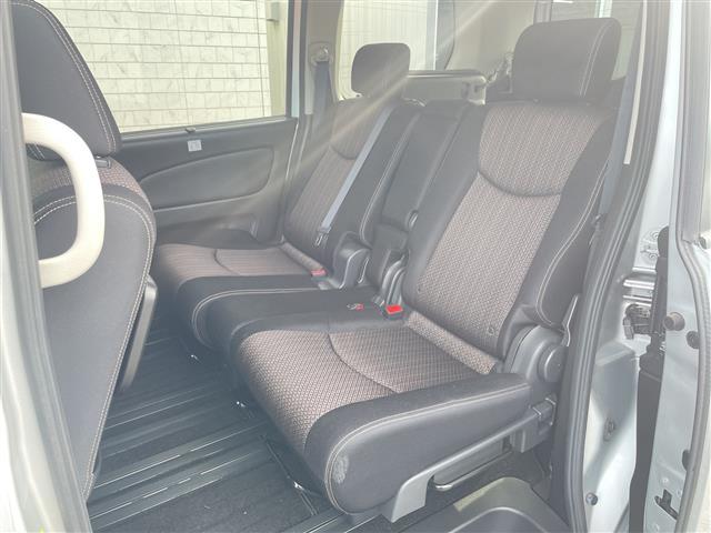 セレナ ハイウェイスター　Ｖセレ＋セーフティＩＩ　ＳＨＶ　純正ナビ　両側パワースライドドア　アラウンドビューモニター　衝突軽減システム　フリップダウンモニター　コーナーセンサー前後　クルーズコントロール　ドライブレコーダー　純正アルミホイール　ＥＴＣ（35枚目）