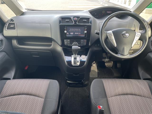 セレナ ハイウェイスター　Ｖセレ＋セーフティＩＩ　ＳＨＶ　純正ナビ　両側パワースライドドア　アラウンドビューモニター　衝突軽減システム　フリップダウンモニター　コーナーセンサー前後　クルーズコントロール　ドライブレコーダー　純正アルミホイール　ＥＴＣ（41枚目）