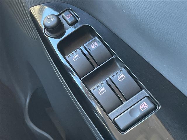 タント カスタムＲＳ　ＳＡ　社外ナビ　両側パワースライドドア　フリップダウンモニター　アイドリングストップ　プッシュスタート　ＬＥＤヘッドライト　オートライト　純正アルミホイール　電動格納ミラー　ＥＴＣ　横滑り防止装置（17枚目）