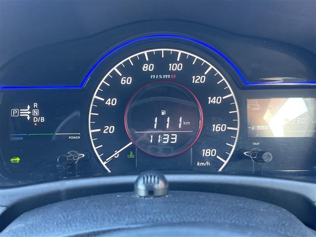 ノート ｅ－パワー　ニスモ　純正ナビ　衝突軽減システム　バックカメラ　レーンキープアシスト　ＥＴＣ　ＬＥＤヘッドライト　プッシュスタート　オートライト　ドライブレコーダー前後　純正アルミホイール　電動格納ミラー　　横滑り防止装置（10枚目）