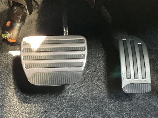 ノート ｅ－パワー　ニスモ　純正ナビ　衝突軽減システム　バックカメラ　レーンキープアシスト　ＥＴＣ　ＬＥＤヘッドライト　プッシュスタート　オートライト　ドライブレコーダー前後　純正アルミホイール　電動格納ミラー　　横滑り防止装置（20枚目）