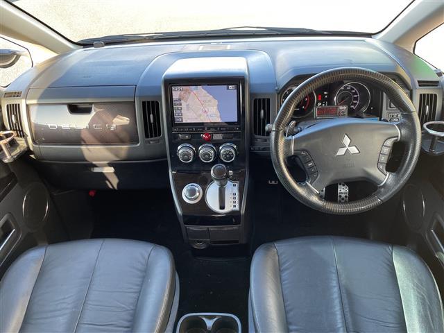 デリカＤ：５ ローデスト　ロイヤルツーリング　ナビ　後席モニター　バックカメラ　両側パワースライドドア　ディーゼル　パワーバックドア　ＬＥＤヘッドライト　クルーズコントロール　パワーシート　ドライブレコーダー前後　シートヒーター　パドルシフト（2枚目）