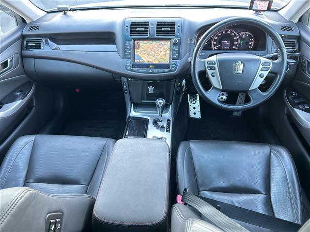 クラウン アスリート　純正ナビ　衝突軽減システム　ＴＲＤエアロ　バックカメラ　レザーシート　クルーズコントロール　パワーシート　シートヒーター　エアシート　ドライブレコーダー　電動チルト　　ＥＴＣ　プッシュスタート（2枚目）