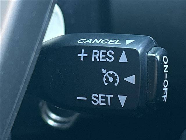 クラウン アスリート　純正ナビ　衝突軽減システム　ＴＲＤエアロ　バックカメラ　レザーシート　クルーズコントロール　パワーシート　シートヒーター　エアシート　ドライブレコーダー　電動チルト　　ＥＴＣ　プッシュスタート（9枚目）