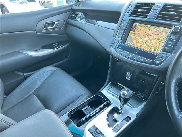 クラウン アスリート　純正ナビ　衝突軽減システム　ＴＲＤエアロ　バックカメラ　レザーシート　クルーズコントロール　パワーシート　シートヒーター　エアシート　ドライブレコーダー　電動チルト　　ＥＴＣ　プッシュスタート（25枚目）