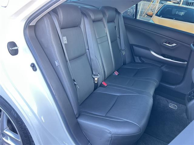 クラウン アスリート　純正ナビ　衝突軽減システム　ＴＲＤエアロ　バックカメラ　レザーシート　クルーズコントロール　パワーシート　シートヒーター　エアシート　ドライブレコーダー　電動チルト　　ＥＴＣ　プッシュスタート（28枚目）