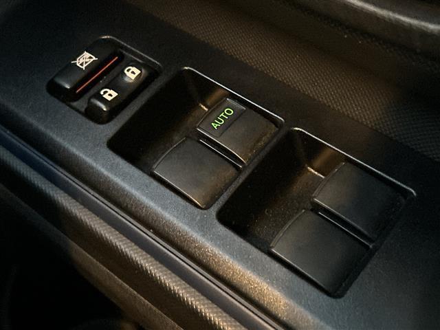 アクア S 衝突軽減システム バックカメラ 15インチSMACKアルミホイール ETC レーンキープアシスト アイドリングストップ 電動格納ミラー プッシュスタート オートマチックハイビーム パワーウィンドウ(4枚目)