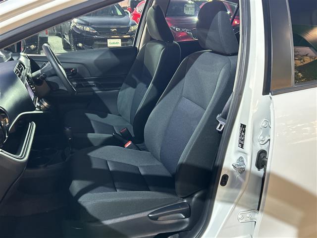 アクア S 衝突軽減システム バックカメラ 15インチSMACKアルミホイール ETC レーンキープアシスト アイドリングストップ 電動格納ミラー プッシュスタート オートマチックハイビーム パワーウィンドウ(21枚目)