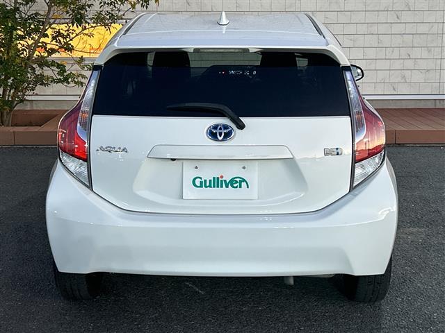 アクア S 衝突軽減システム バックカメラ 15インチSMACKアルミホイール ETC レーンキープアシスト アイドリングストップ 電動格納ミラー プッシュスタート オートマチックハイビーム パワーウィンドウ(28枚目)