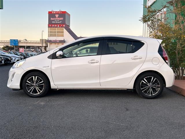 アクア S 衝突軽減システム バックカメラ 15インチSMACKアルミホイール ETC レーンキープアシスト アイドリングストップ 電動格納ミラー プッシュスタート オートマチックハイビーム パワーウィンドウ(30枚目)