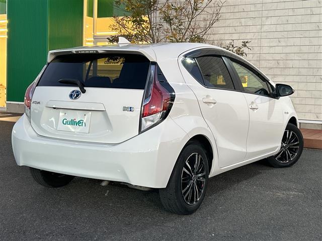 アクア S 衝突軽減システム バックカメラ 15インチSMACKアルミホイール ETC レーンキープアシスト アイドリングストップ 電動格納ミラー プッシュスタート オートマチックハイビーム パワーウィンドウ(31枚目)